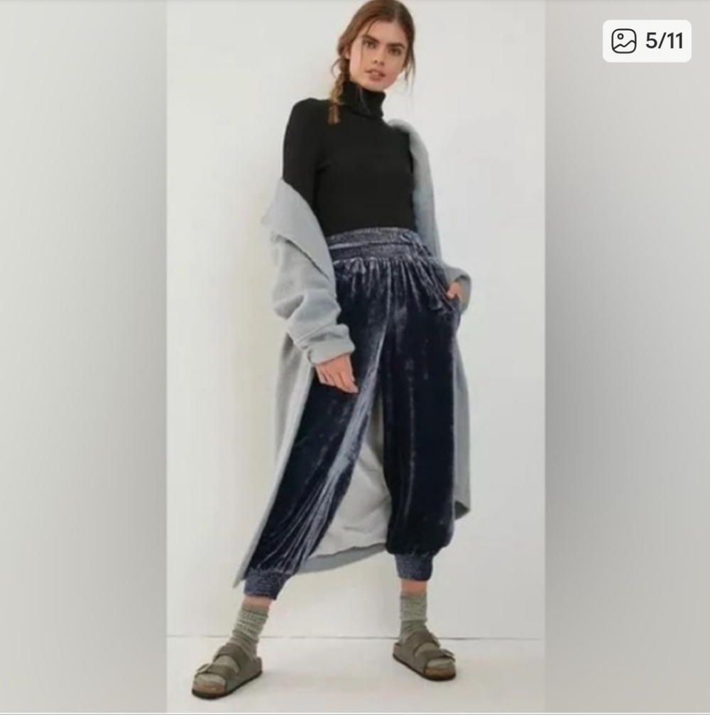 Anthropologie Gloria Velvet Jogger Pants Blue XS With Elastic Band